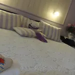 Kavos Psarou & *