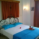 Kavos Psarou & Apartman *