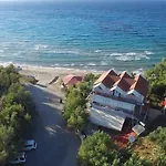 Kavos Psarou & Apartman *