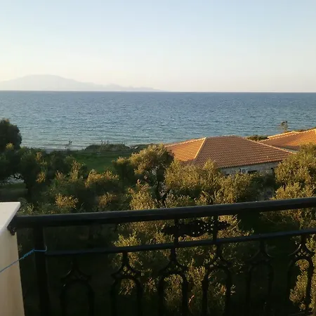 Kavos Psarou & *