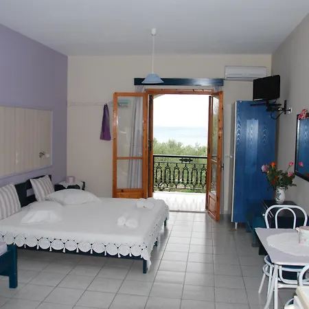 Kavos Psarou & *