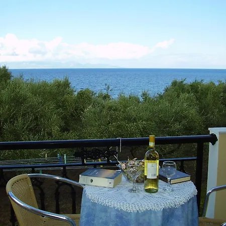 Kavos Psarou & *