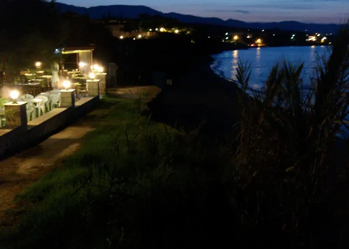 Kavos Psarou & Daire *