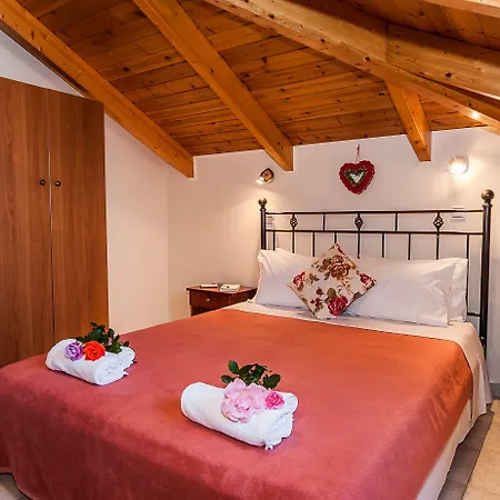 Kavos Psarou Studios&apartments