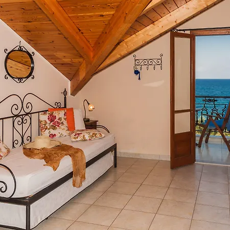 Kavos Psarou Studios&apartments