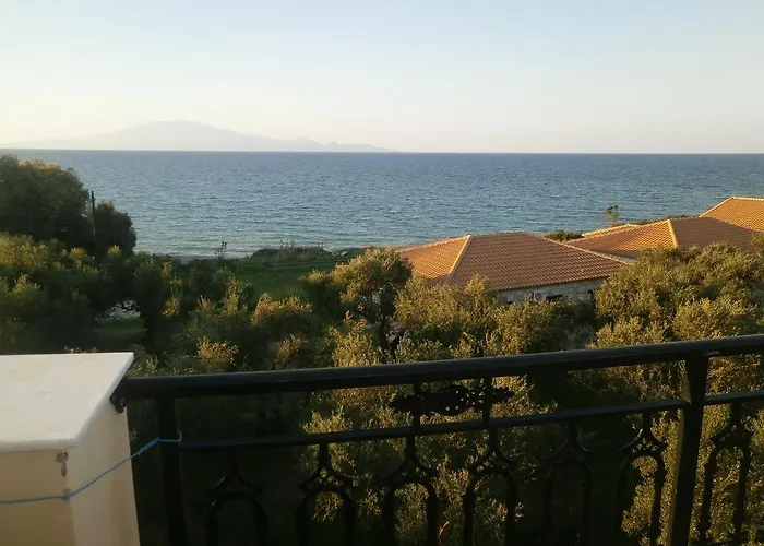 Kavos Psarou & *